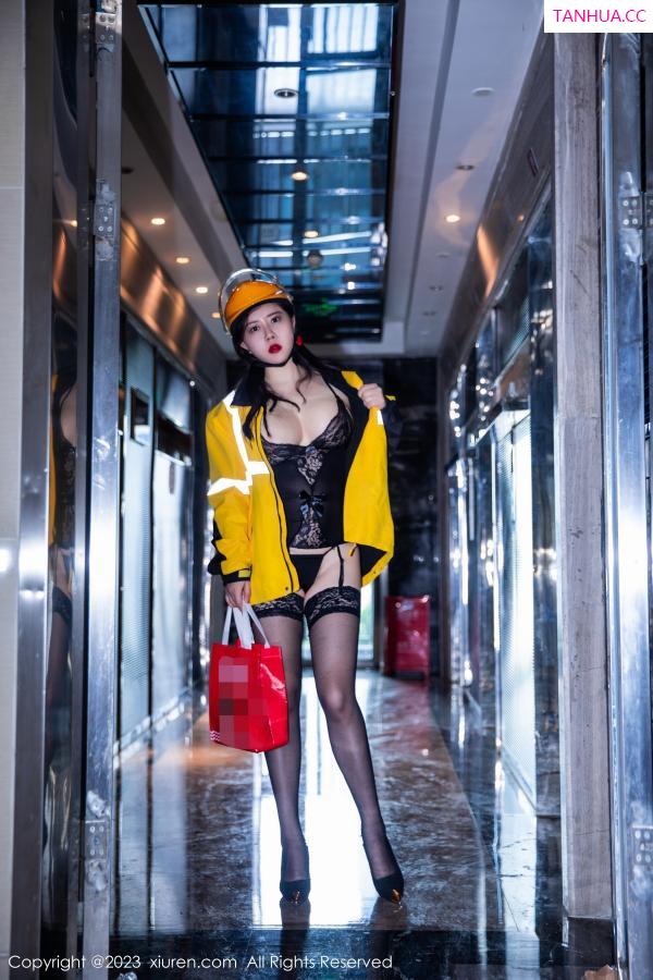 王格 王婉悠 [XiuRen]高清写真图 2023.07.18 No.7093 王婉悠Queen 情趣黑丝第16张图片